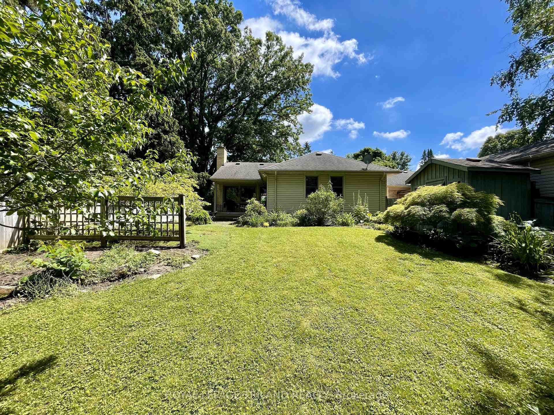 182 Elworthy Avenue photo 16