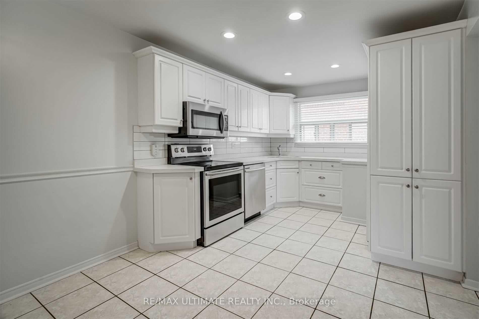 33 King Richard Court photo 11
