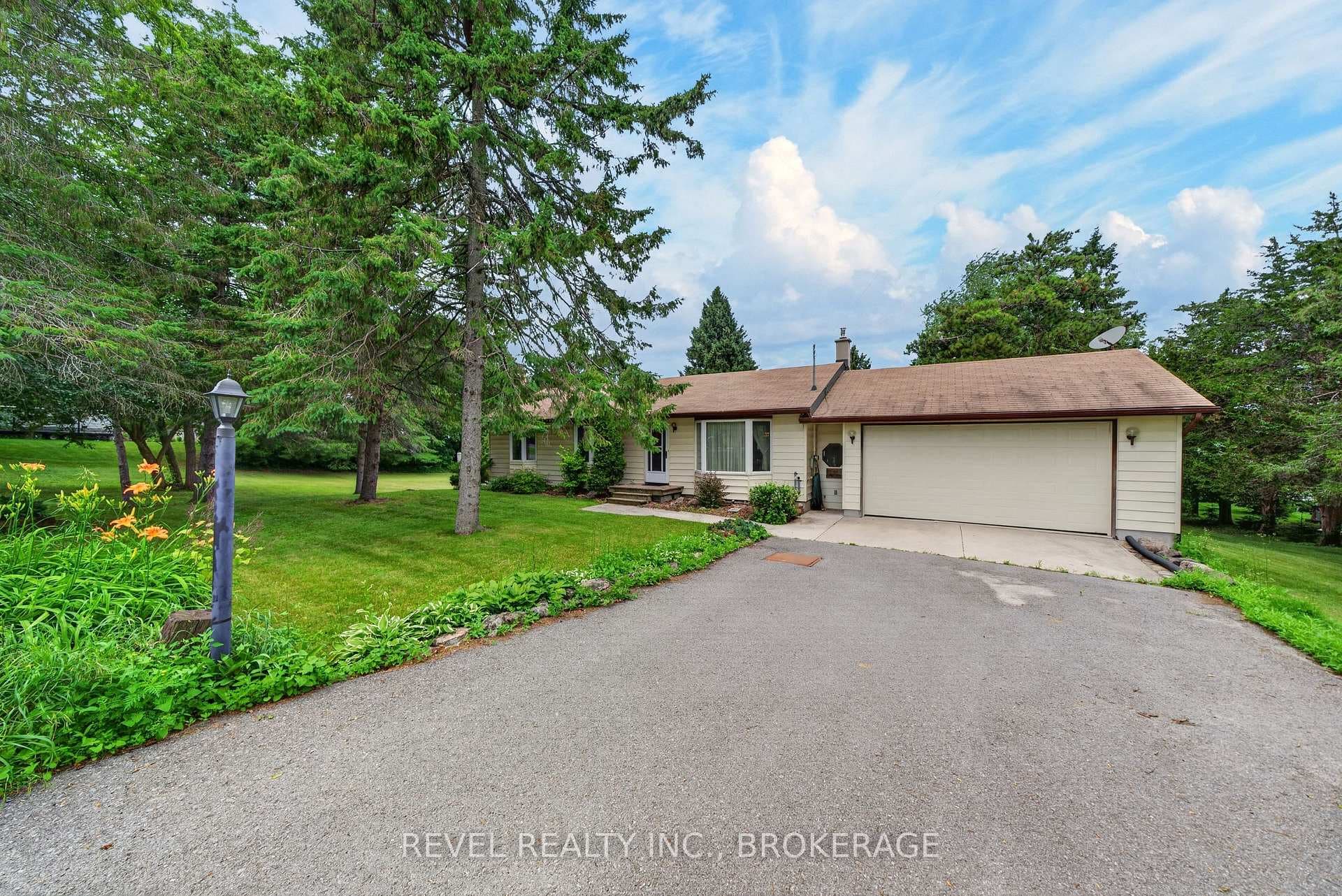 4453 Latimer Road photo 2