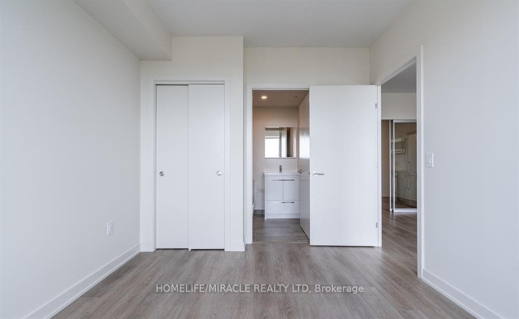212 King William Street Unit 1201 photo 7