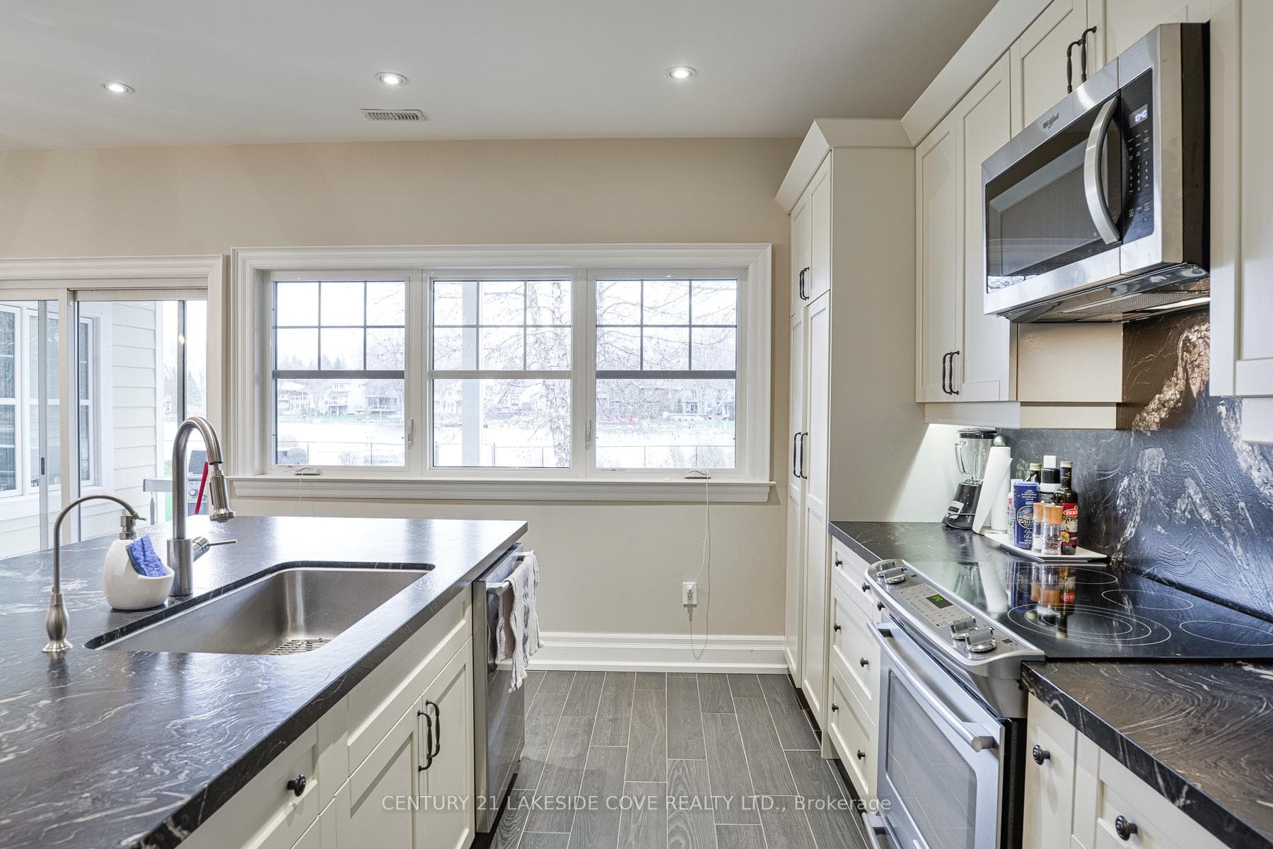 51 Ridge Avenue photo 14