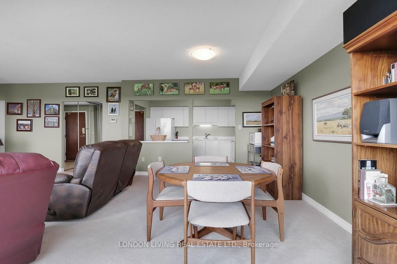 744 Wonderland Road Unit 805 photo 13