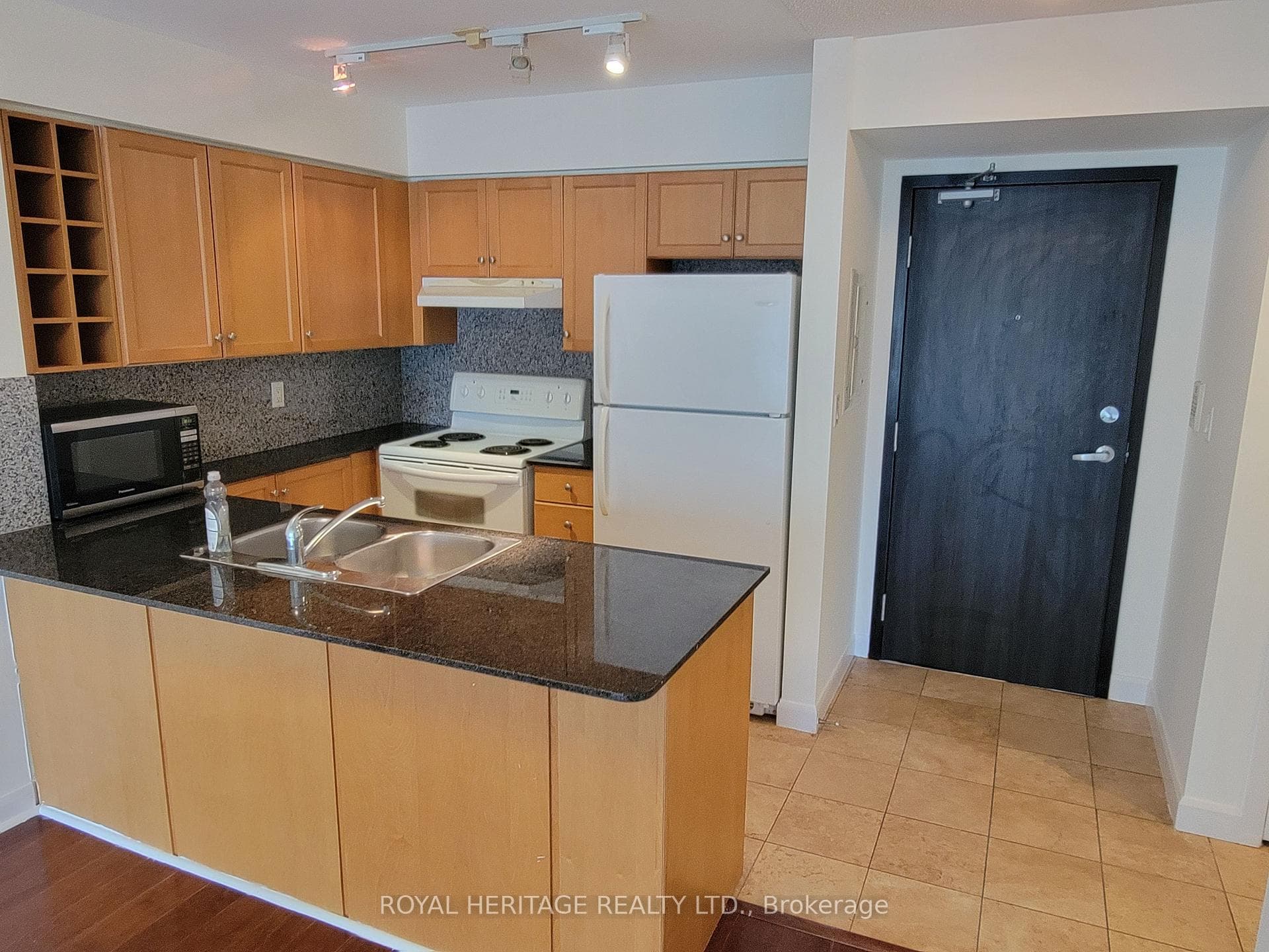 210 Victoria Street Unit 2307 photo 4