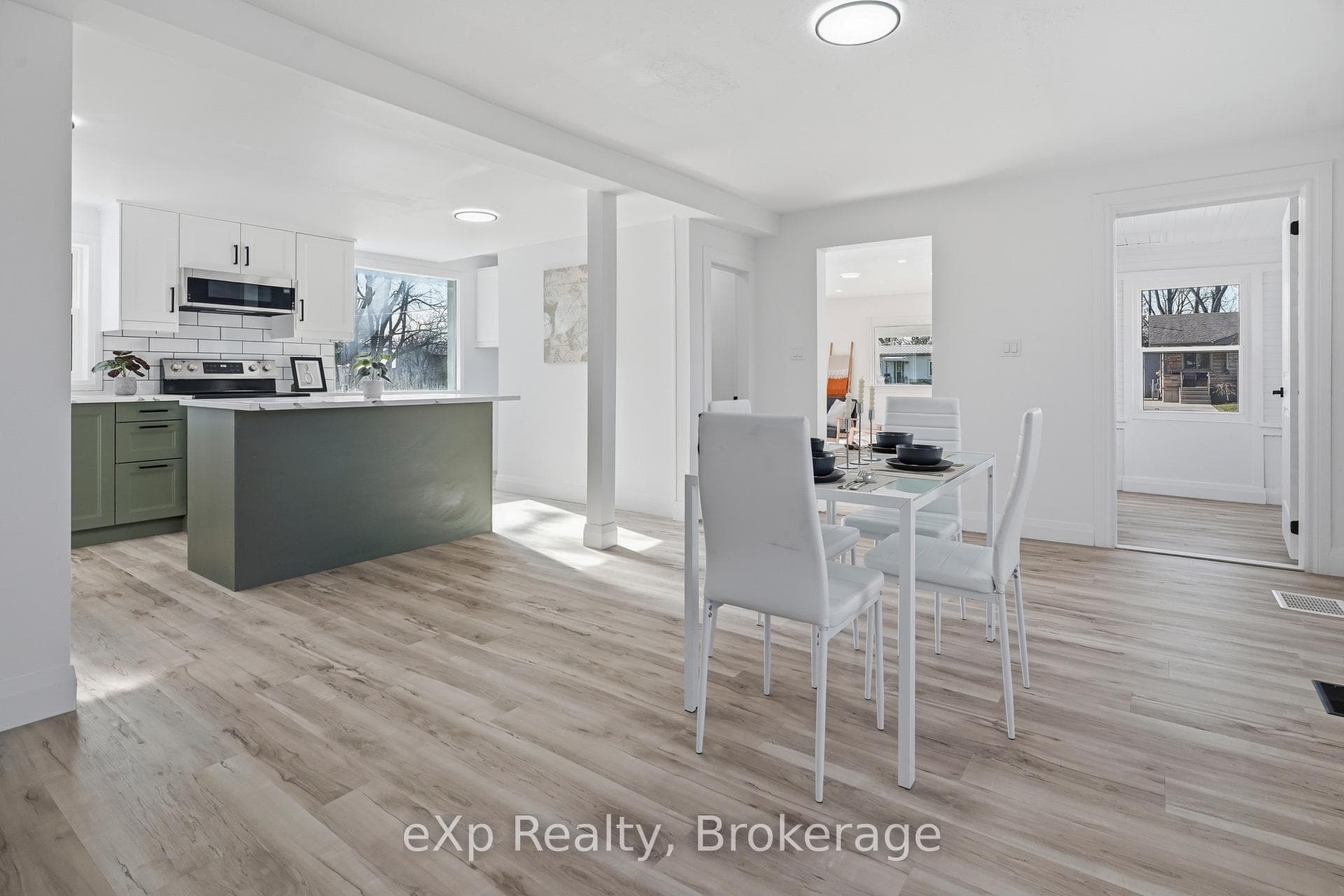 192 William Street photo 19