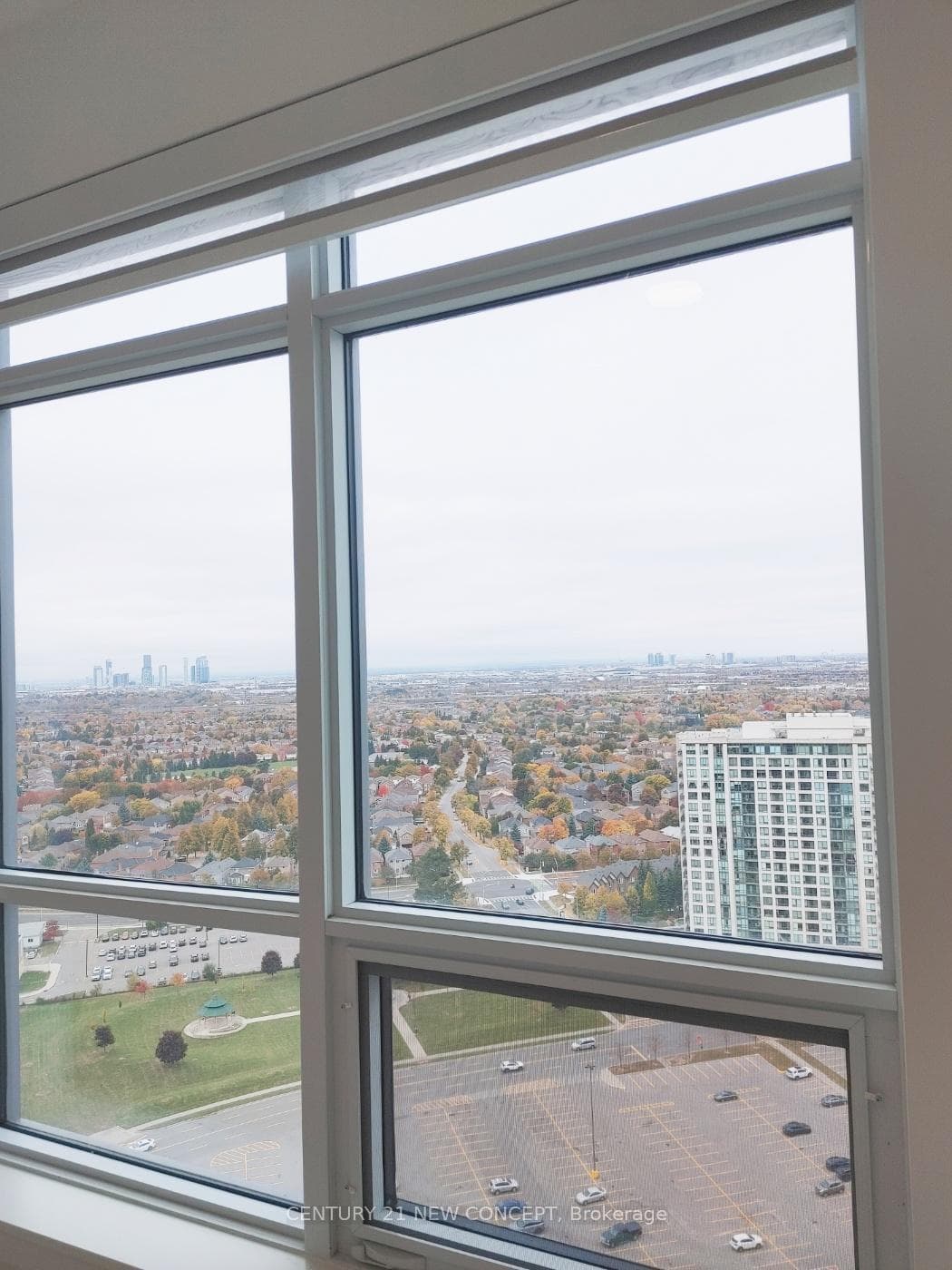 50 Upper Mall Way Unit 2506 photo 4