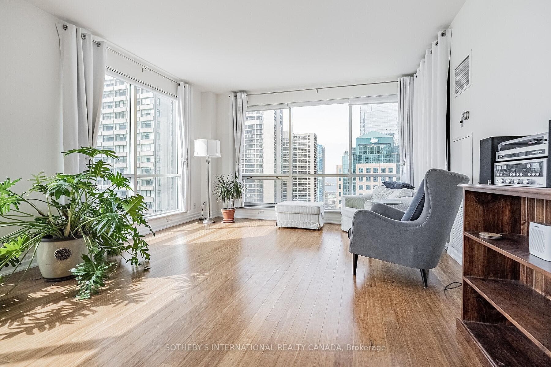 10 Queens Quay Unit 2305 photo 18