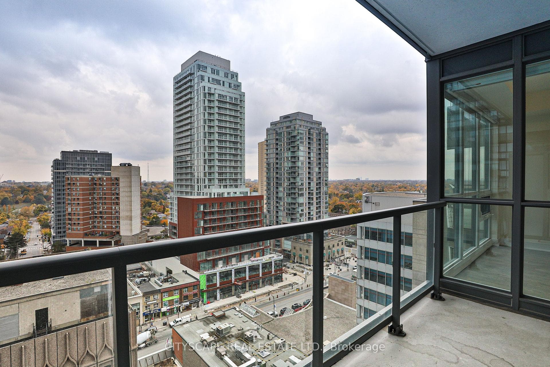 30 Roehampton Avenue Unit 1704 photo 11