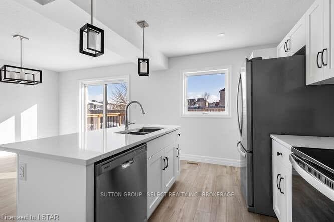 261 PITTOCK PARK Road Unit 8 photo 18