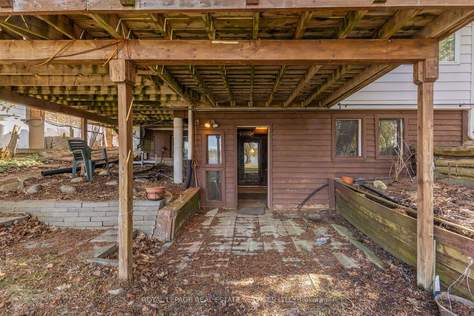 Rear Mud Rm W/O to Yard