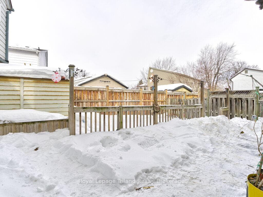 8 Hazelglen Court photo 6