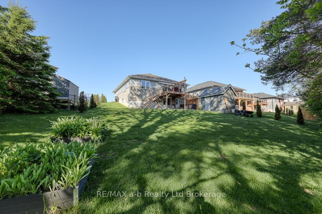 60 James Street photo 39