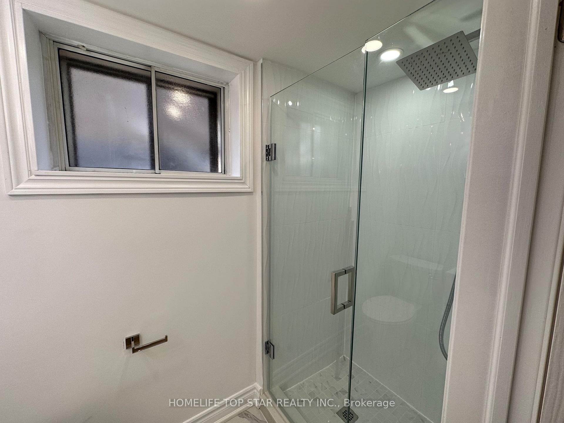 38 Cartier Crescent Unit Basement photo 6