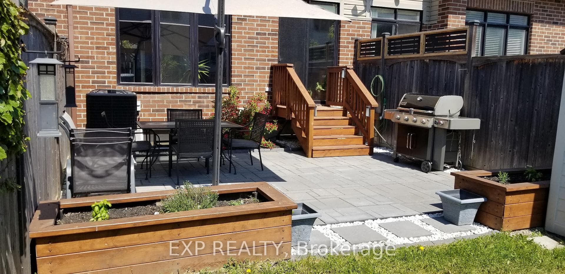 1004 Ottenbrite Crescent photo 32