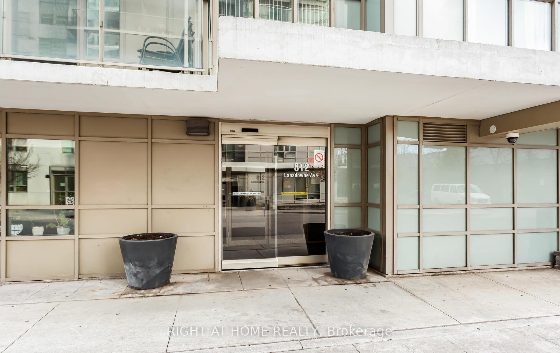 812 Lansdowne Avenue Unit 1115 photo 3