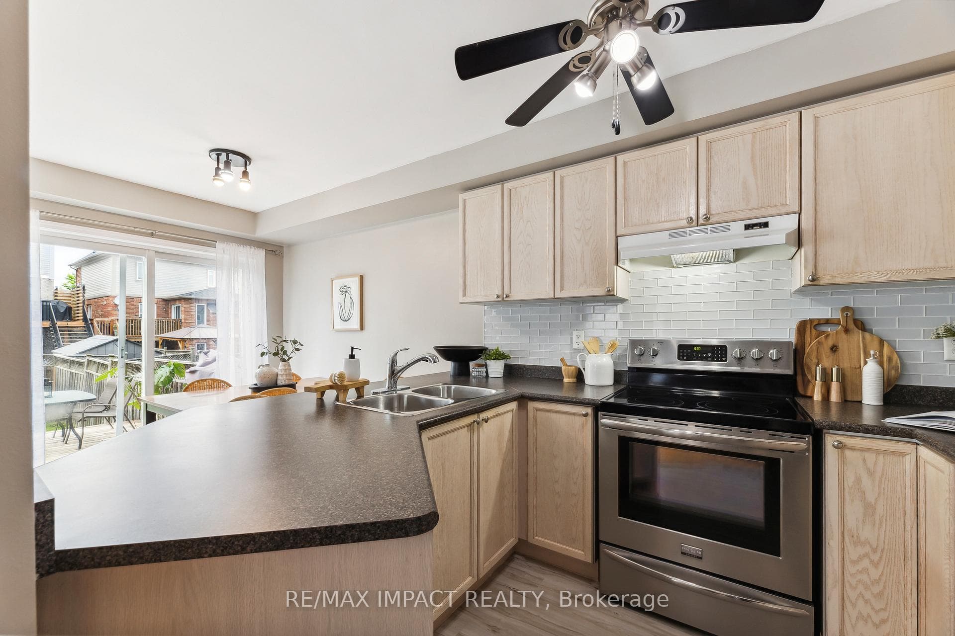 32 Dodds Square photo 11