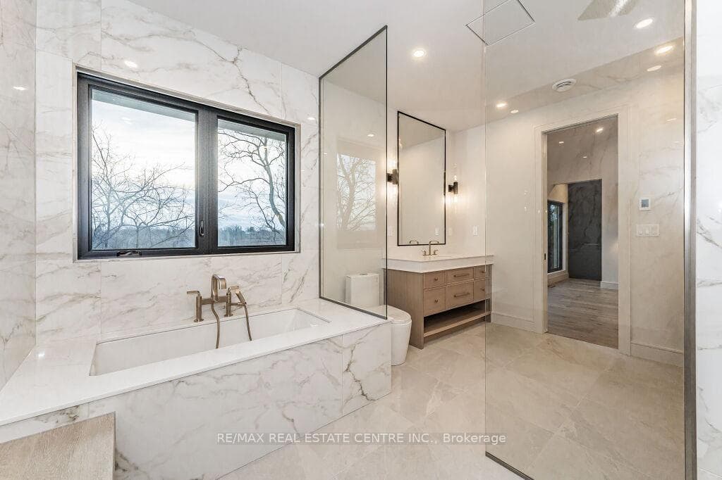 204 King Street photo 28