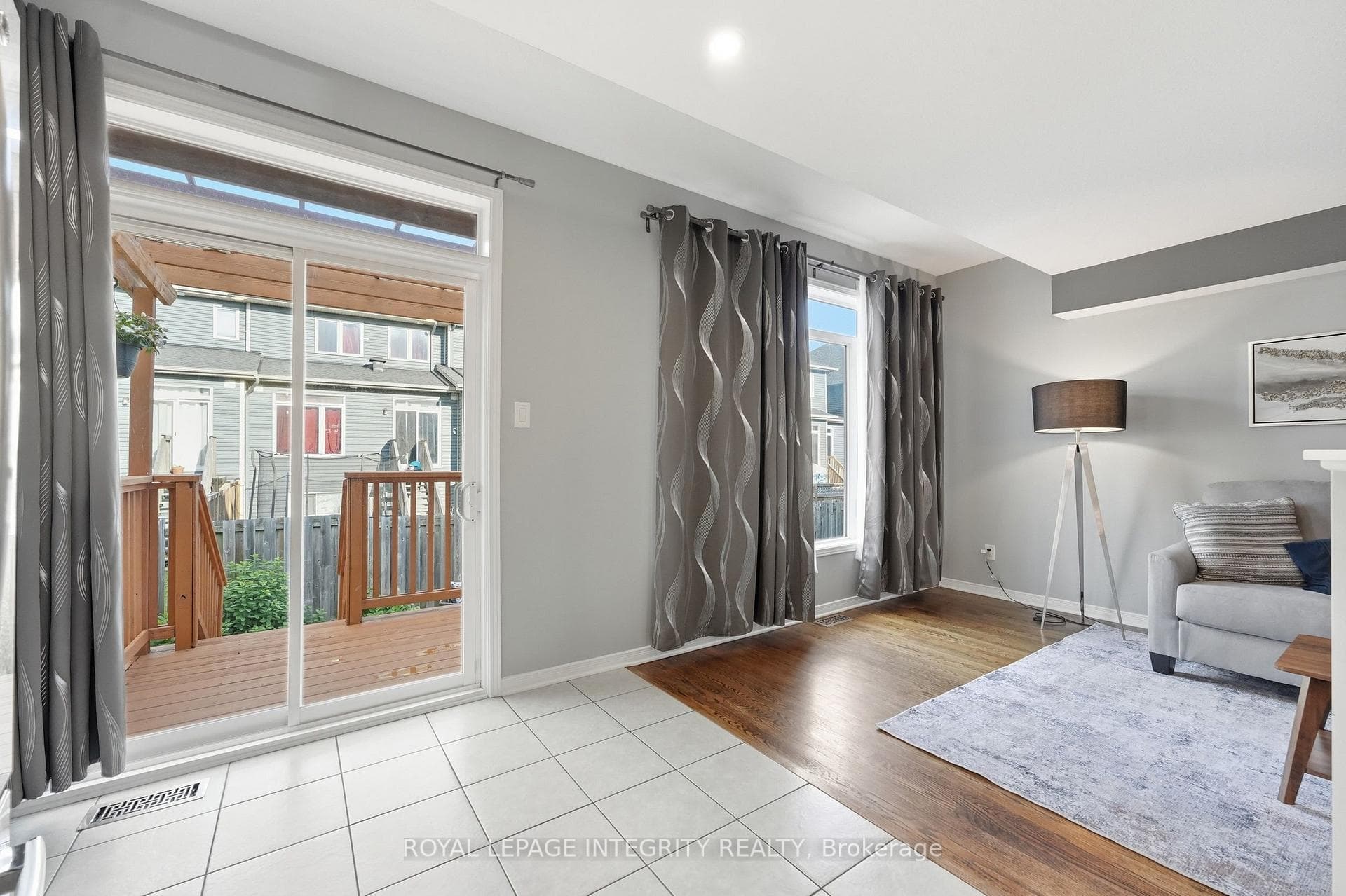 300 Rolling Meadow Crescent photo 16