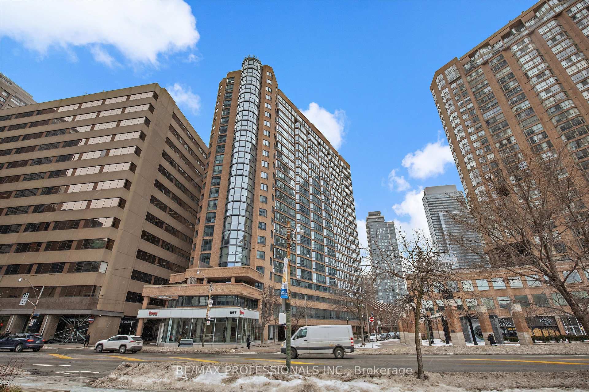 1055 Bay Street Unit 709 photo 17