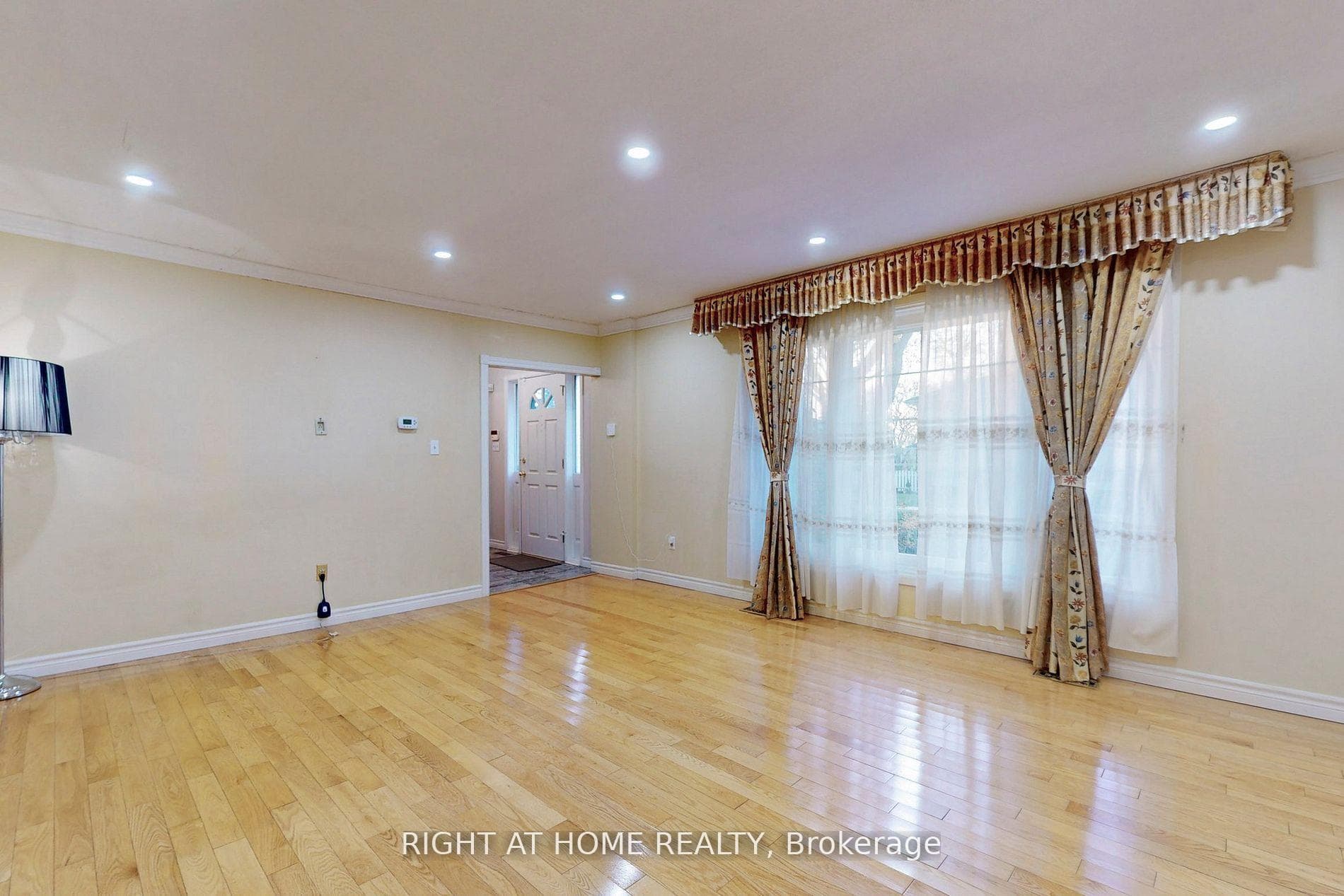 2 Farmview Crescent photo 6