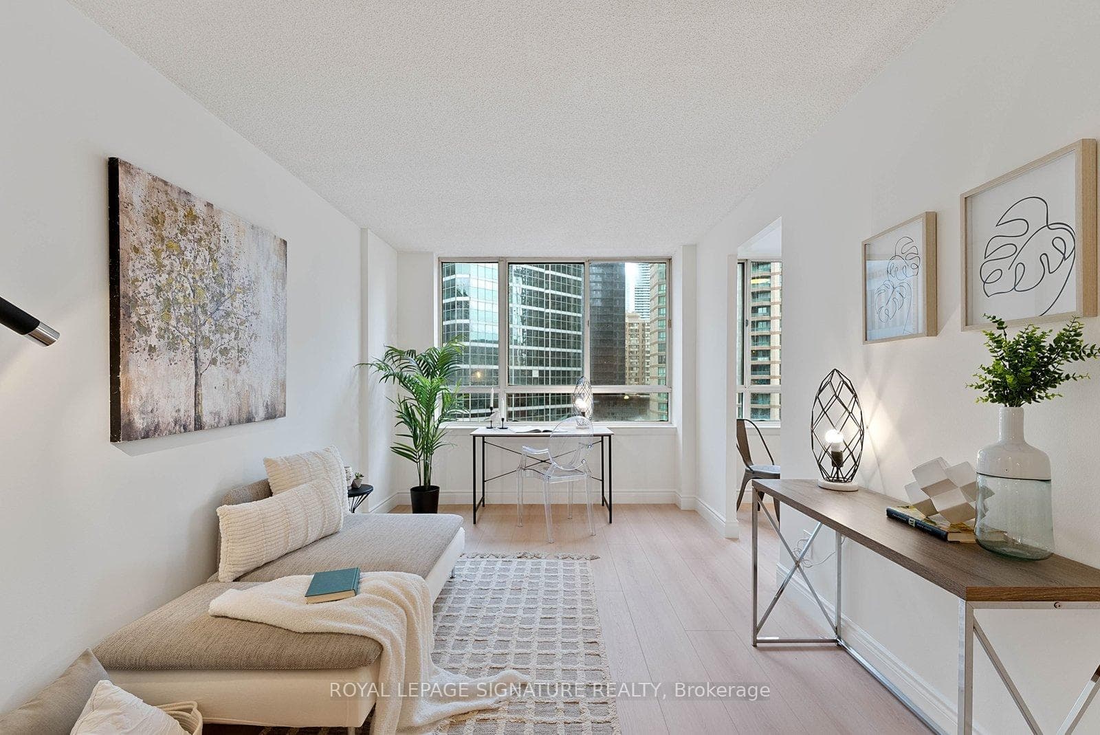633 Bay Street Unit 921 photo 14