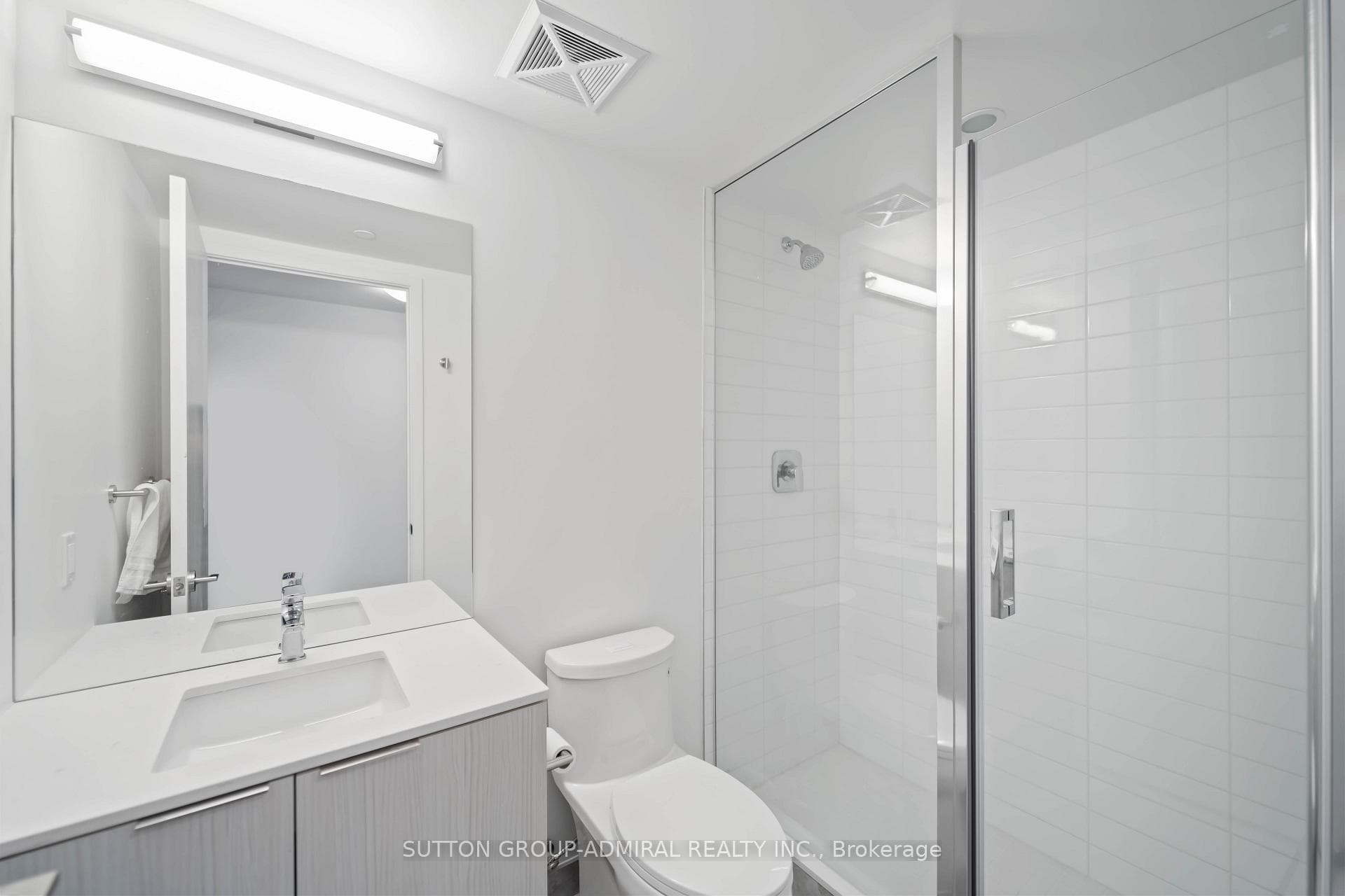 158 Front Street Unit 812 photo 4