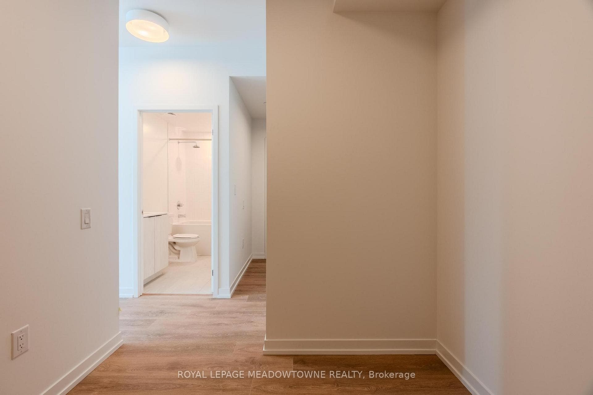2485 Eglinton Avenue Unit 913 photo 7