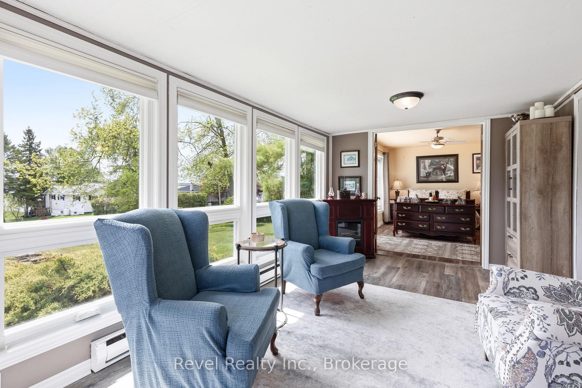 133 Victoria Drive photo 17