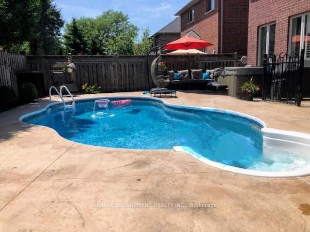 160 Tollgate Drive photo 40