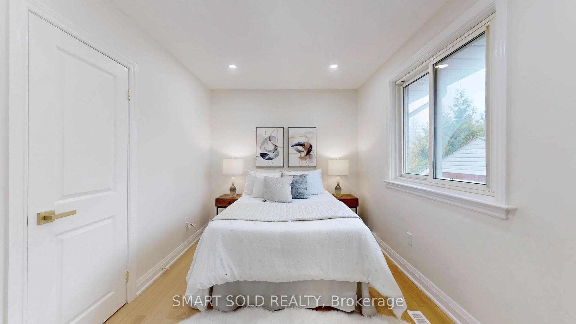 439 Fernleigh Circle photo 13