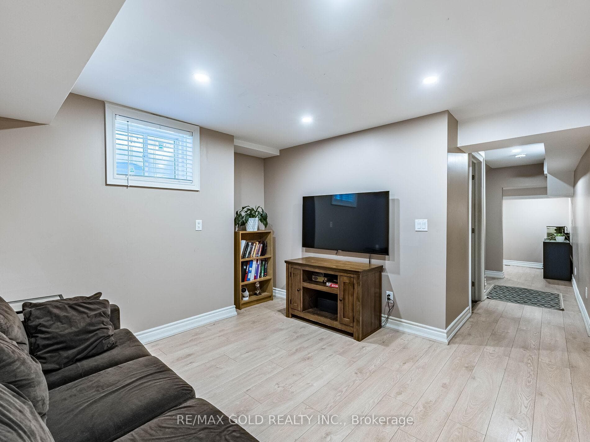 90 Stedford Crescent photo 38