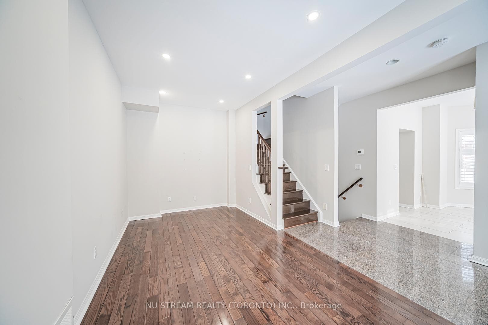 7 St Moritz Way Unit 5 photo 5
