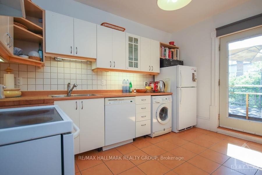 124 STEWART Street photo 16