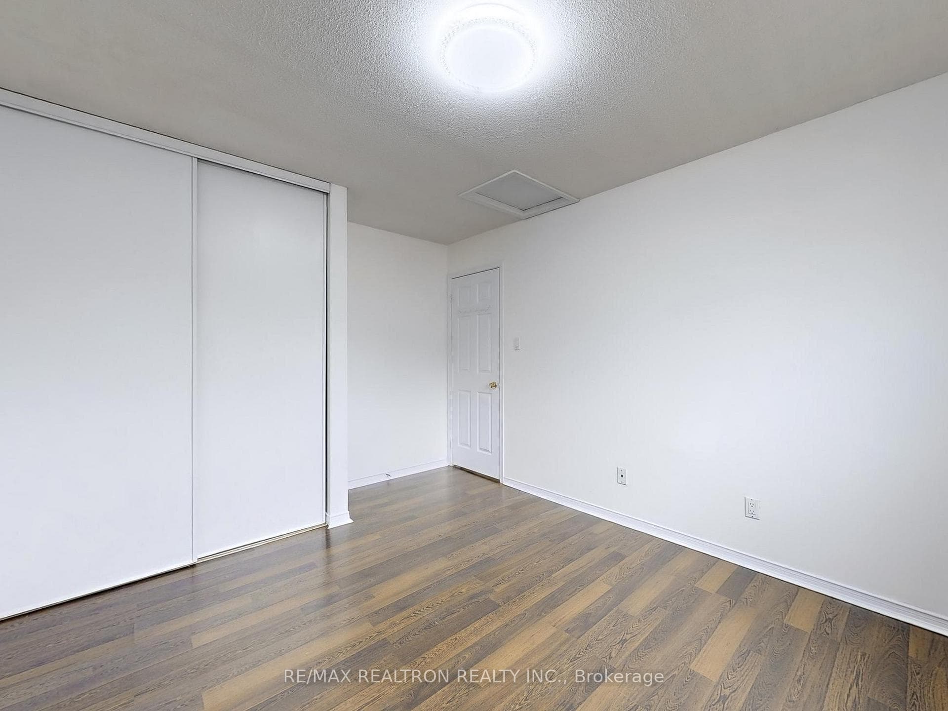 328 Bristol Crescent photo 21