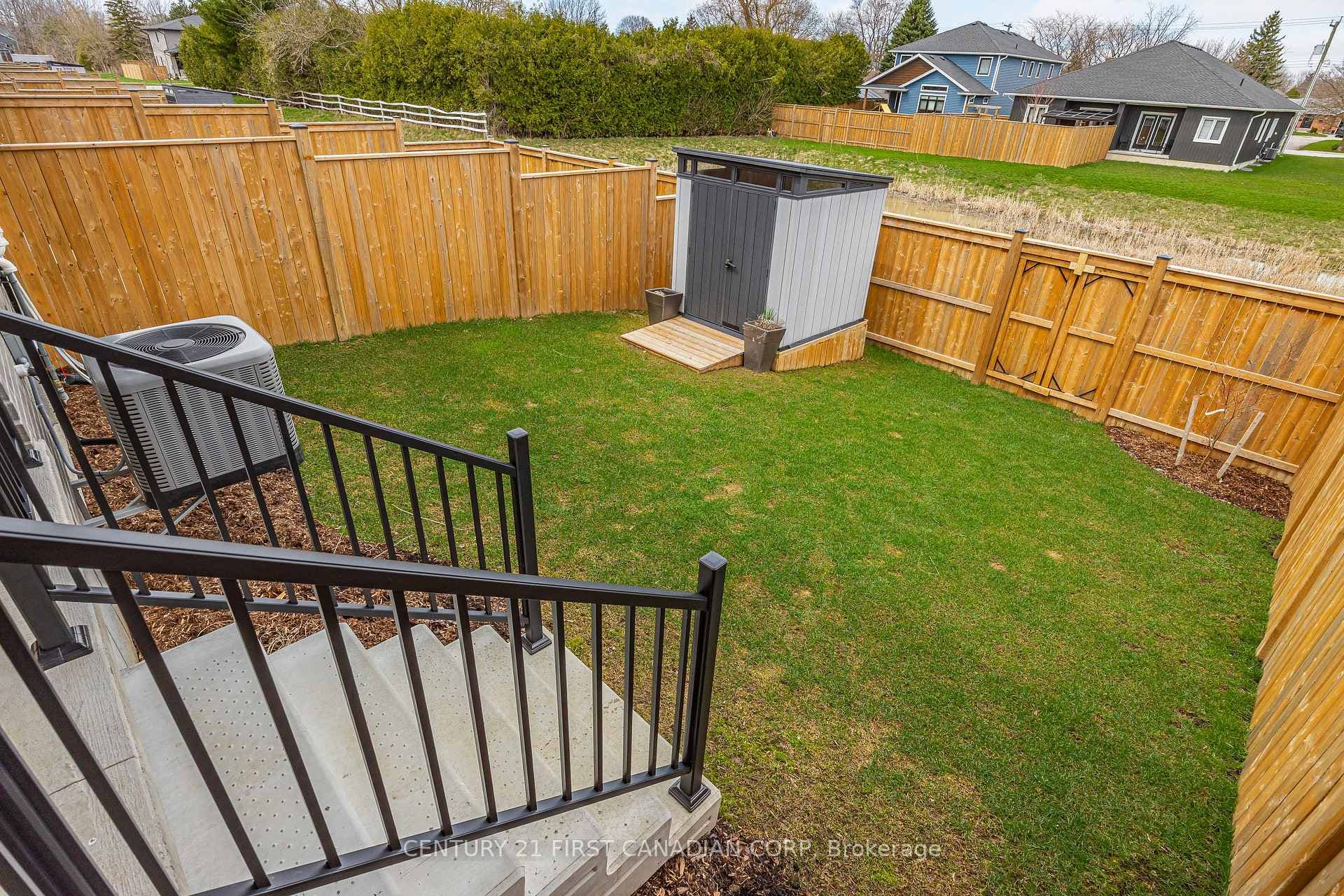 100 Rowe Avenue photo 36