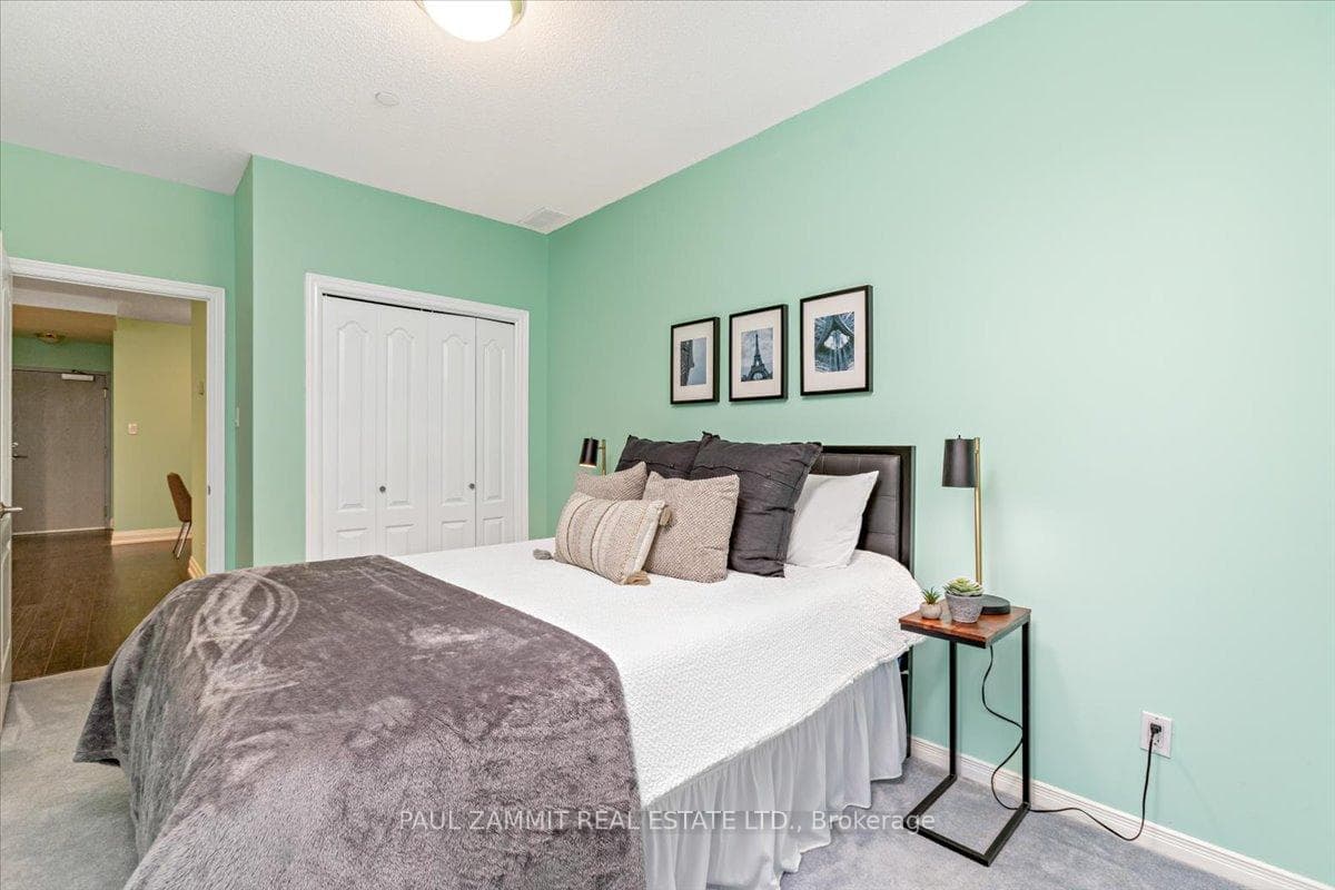 393 King Street Unit 806 photo 16
