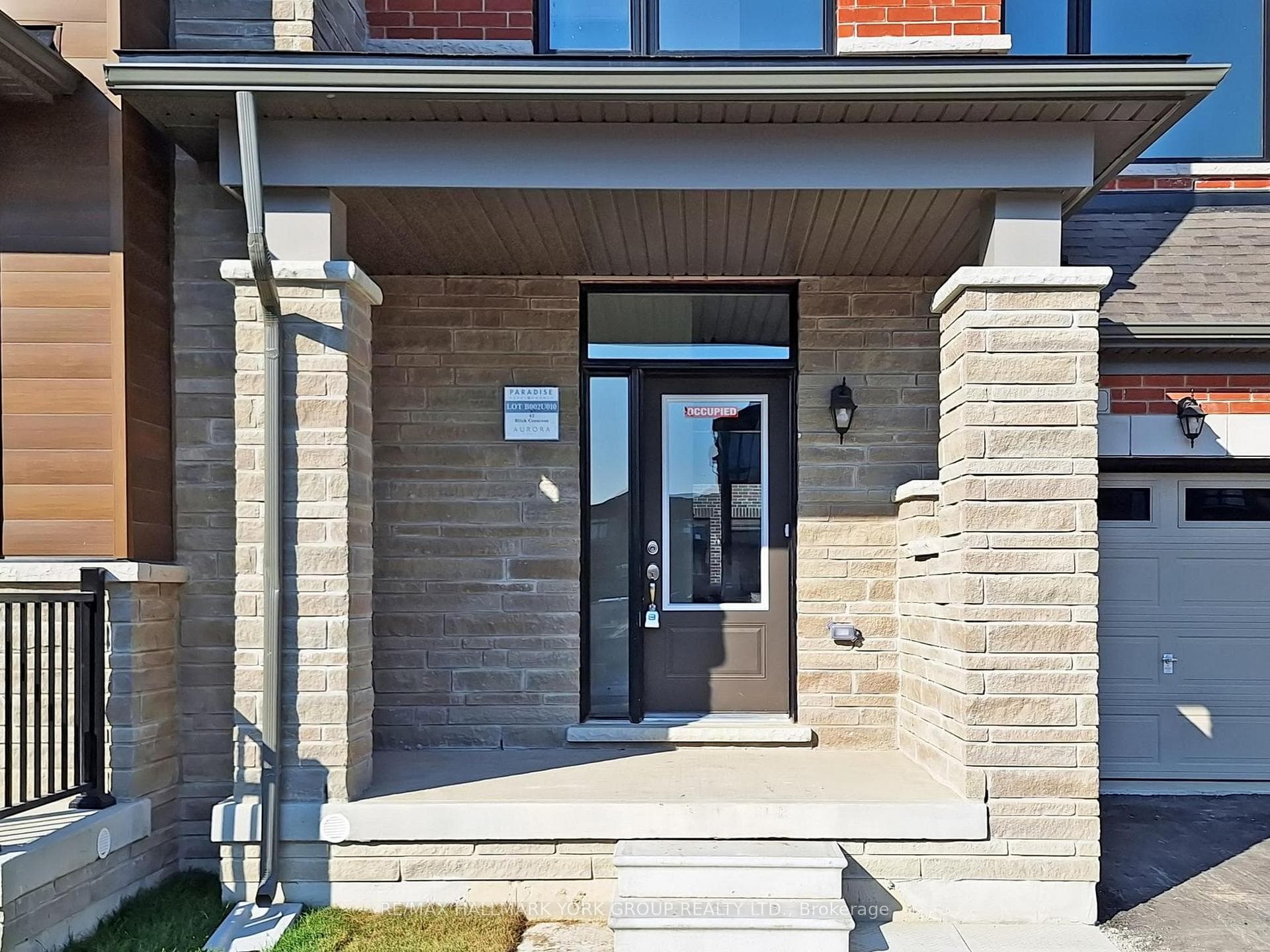 42 Blick Crescent photo 3