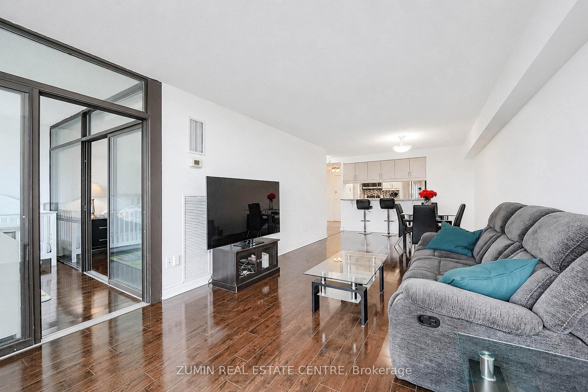 1555 Finch Avenue Unit 602 photo 14