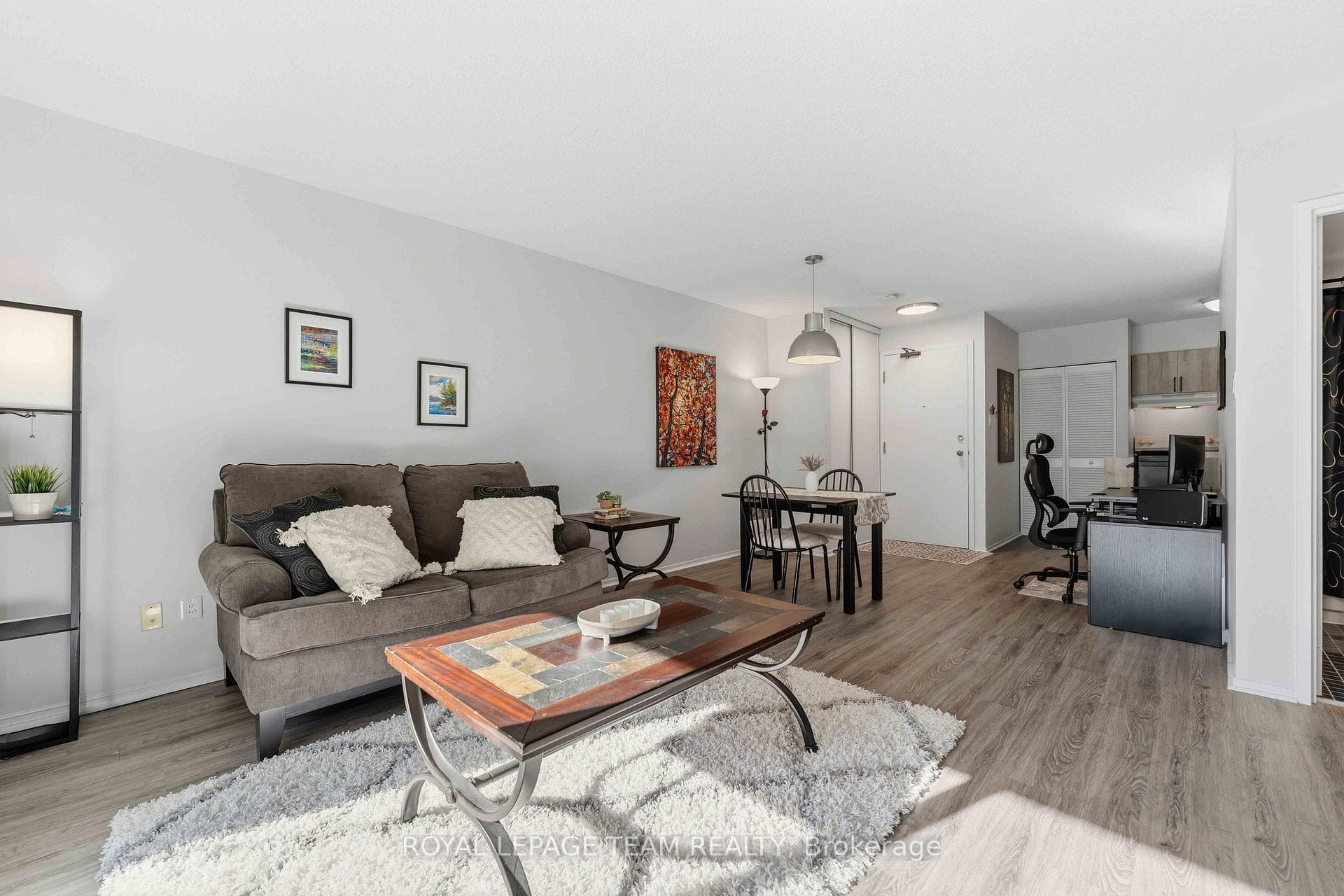 110 Forward Avenue Unit 203 photo 16