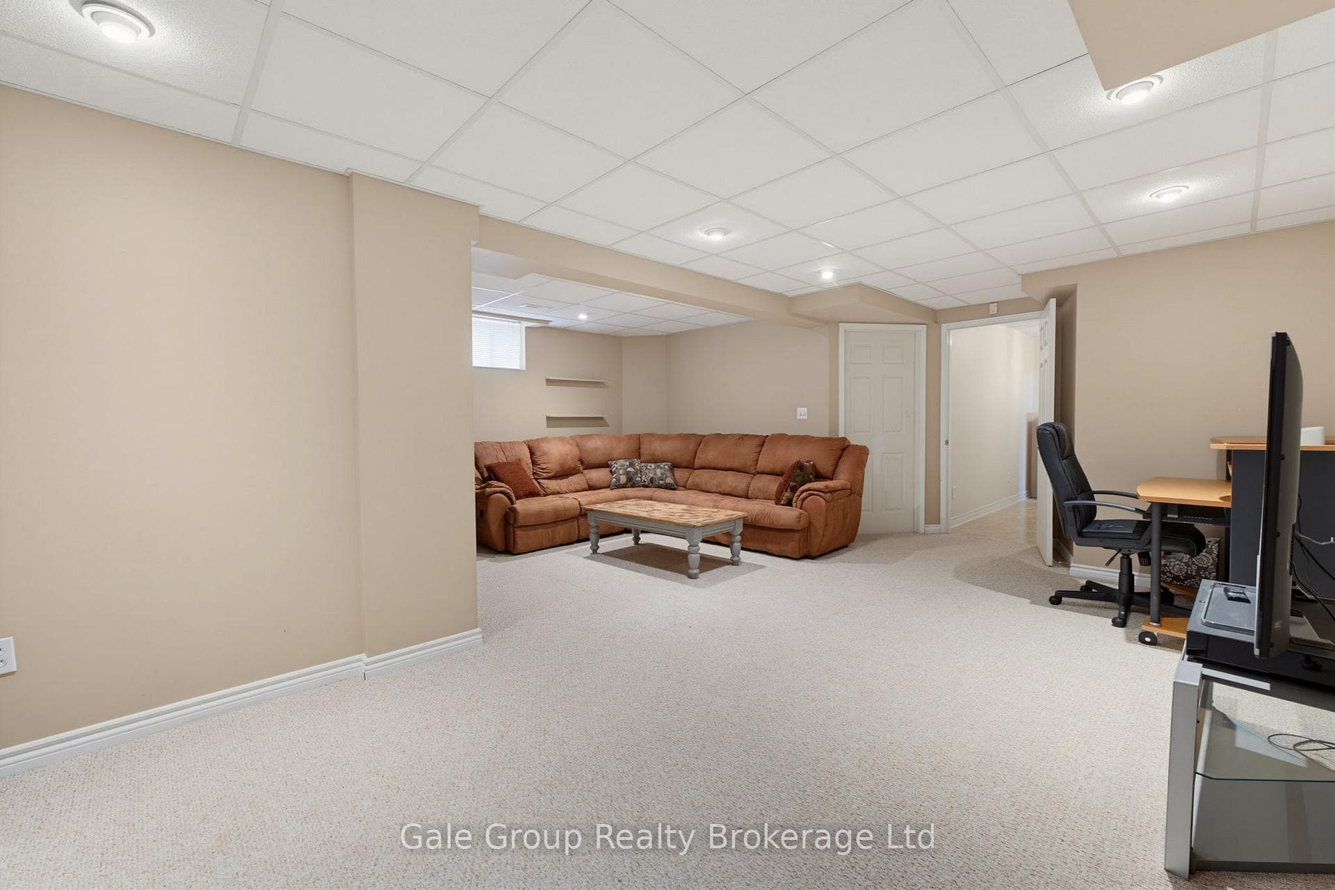 209 Hilltop Drive photo 24