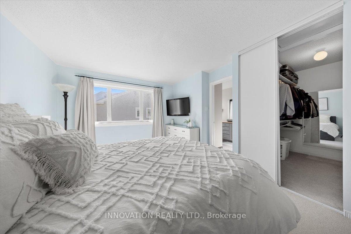 4 Sheppard's Glen Avenue photo 26