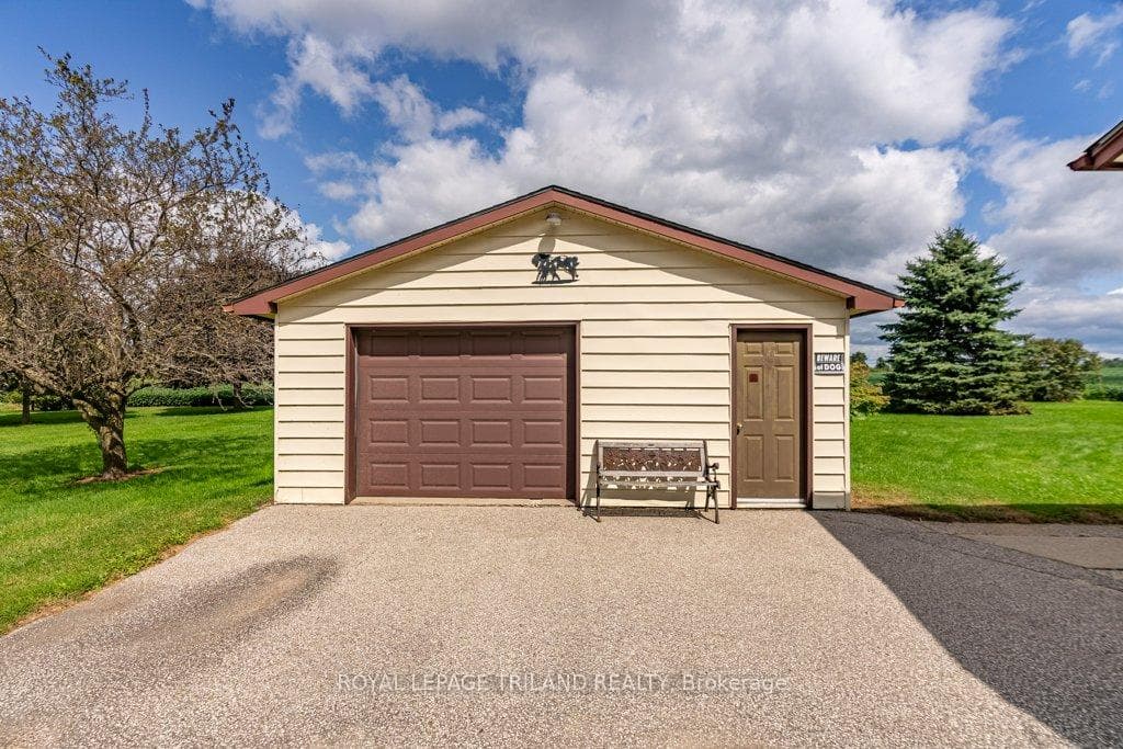 1730 Gladstone Drive photo 18