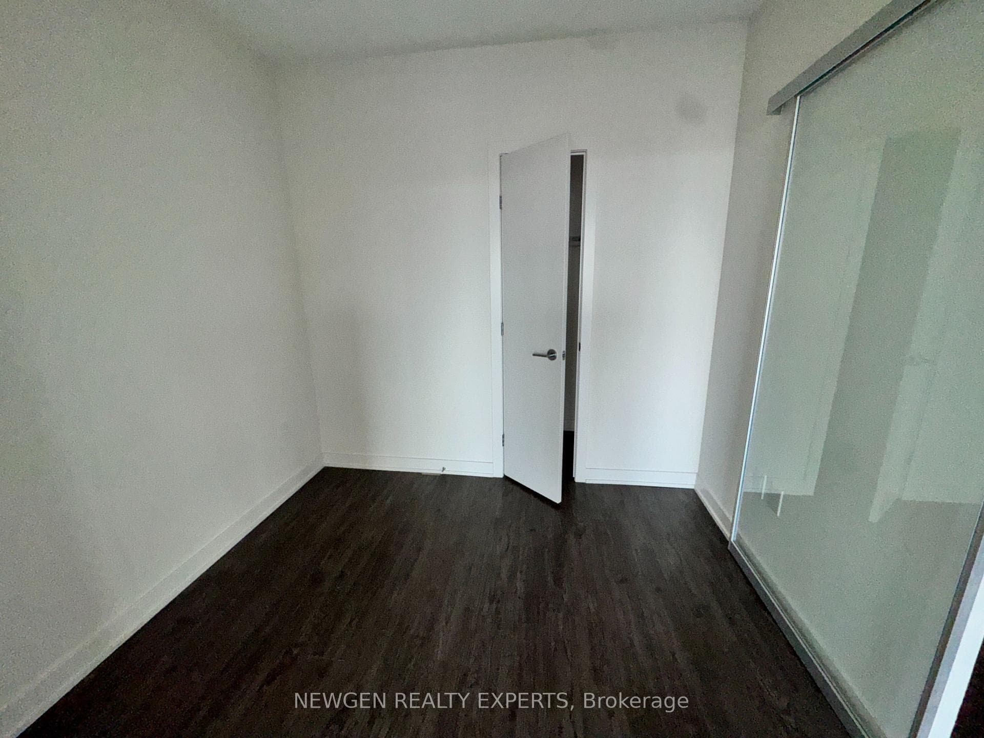 212 King William Street Unit 1220 photo 24