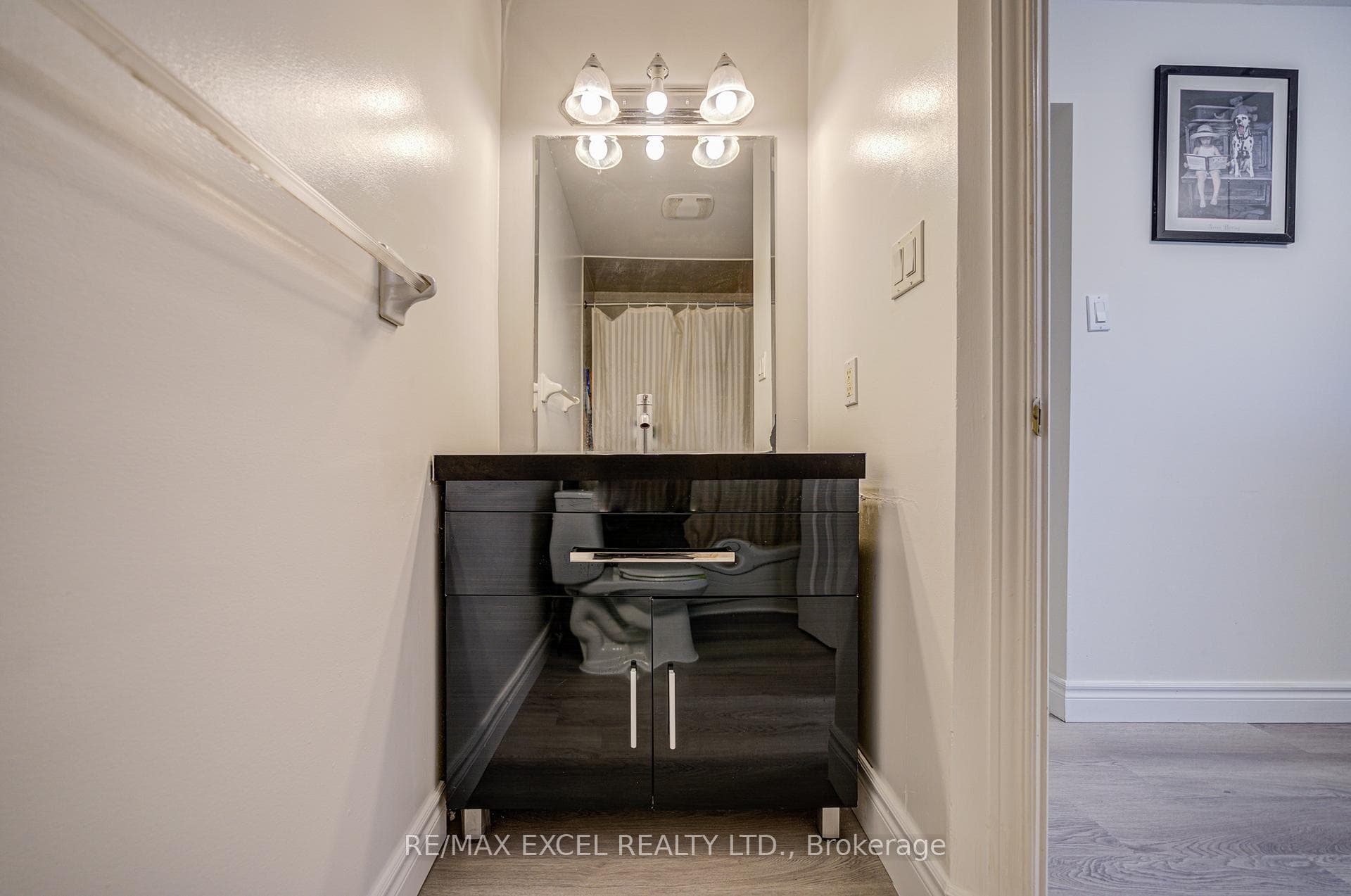 523 Delaware Avenue photo 12