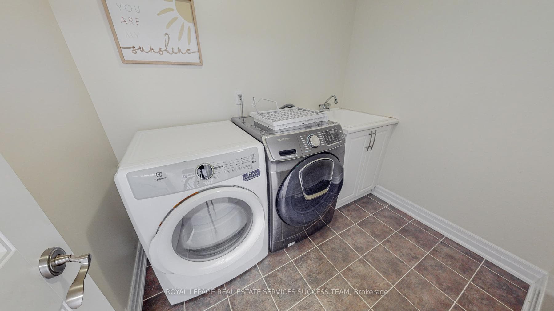 28 Bardoe Crescent photo 28