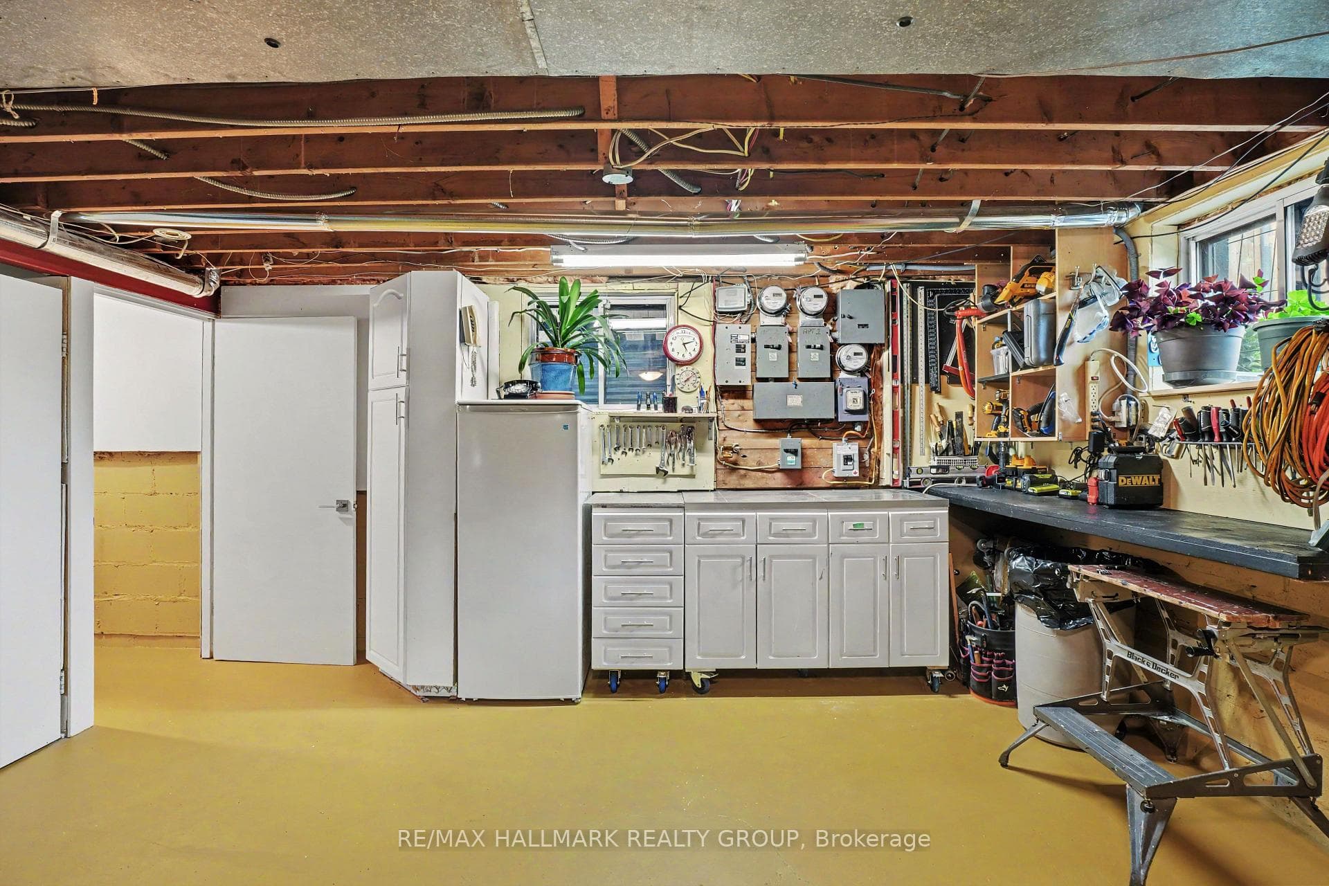 371 Sunnyside Avenue photo 30