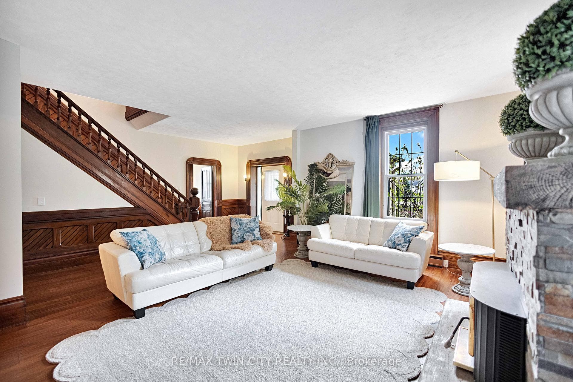 651 West Street photo 9