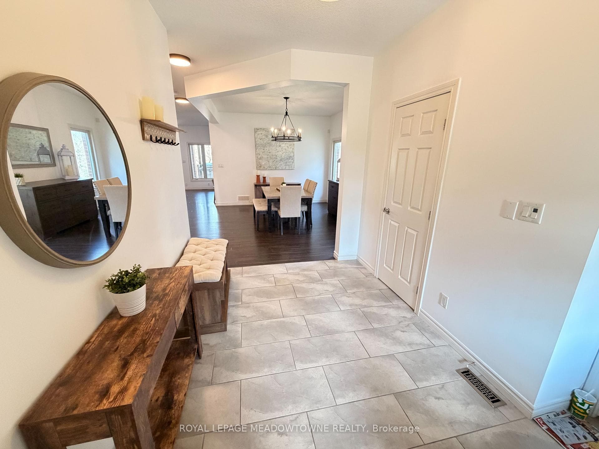 30 Jacklin Court photo 3