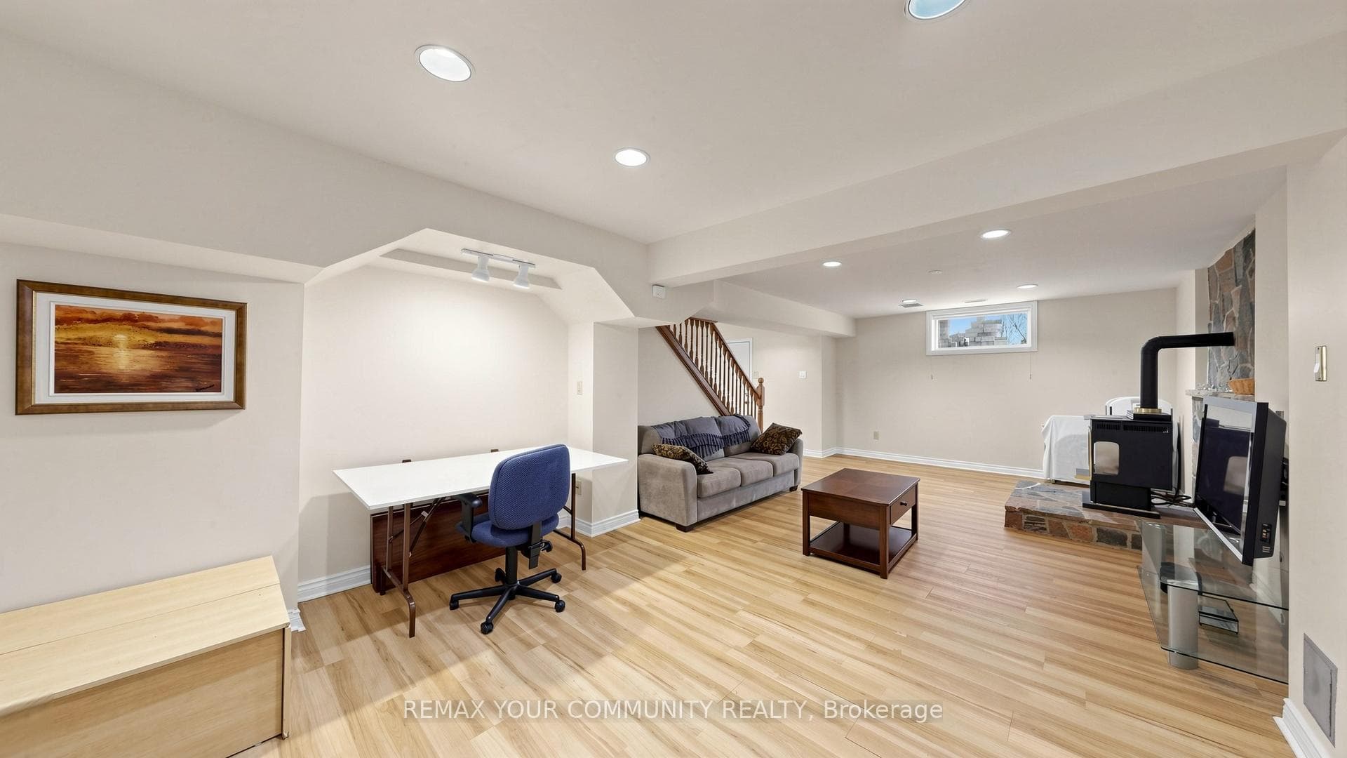 50 Riverglen Drive photo 27