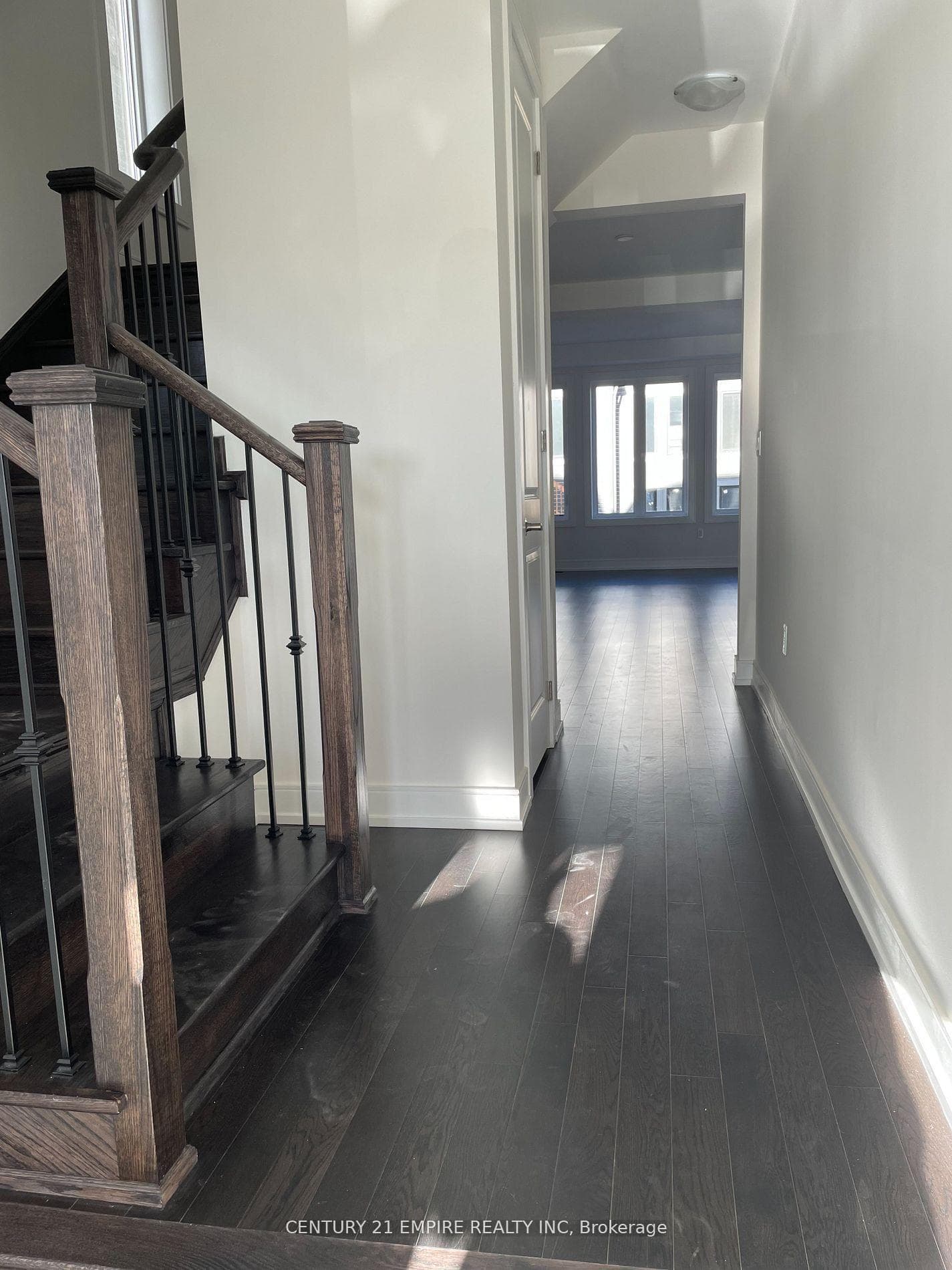 101 Henshaw Drive photo 2
