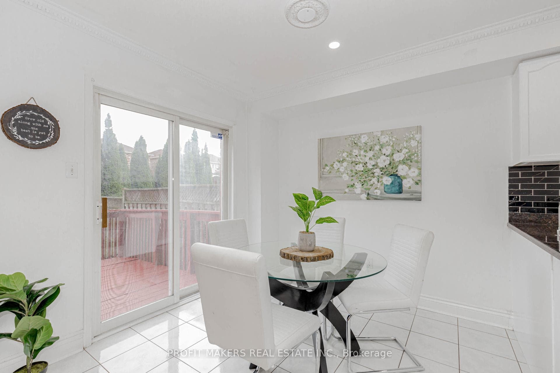 54 Trudelle Crescent photo 9